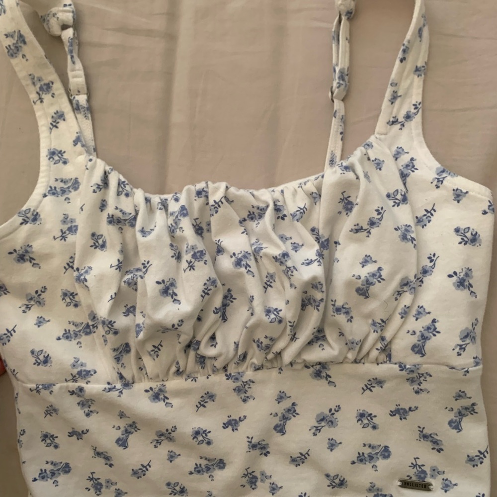 Hollister crop top